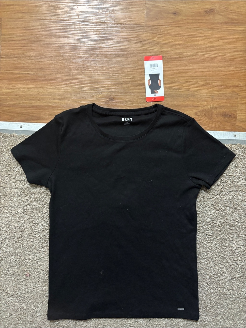 DKNY NWT Woman’s Md Black Crewneck Short-Sleeve Shirt Metal Brand Badge